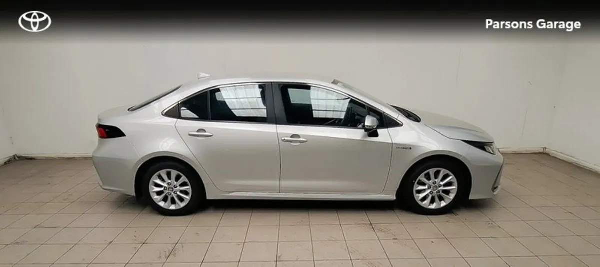 Toyota Corolla COROLLA HYB LUNA SALOON - Image 3