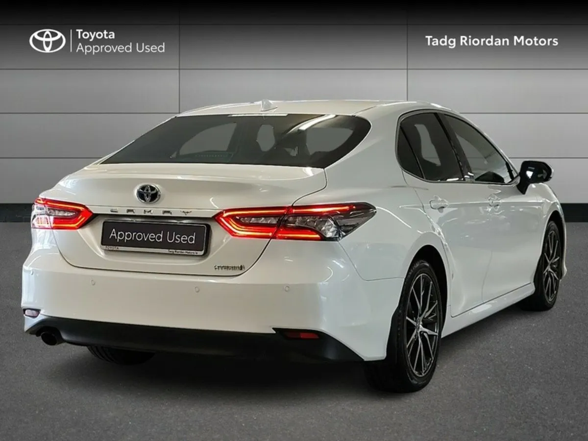 Toyota Camry PLATINUM EDITION *PRICE REDUCTION* - Image 2