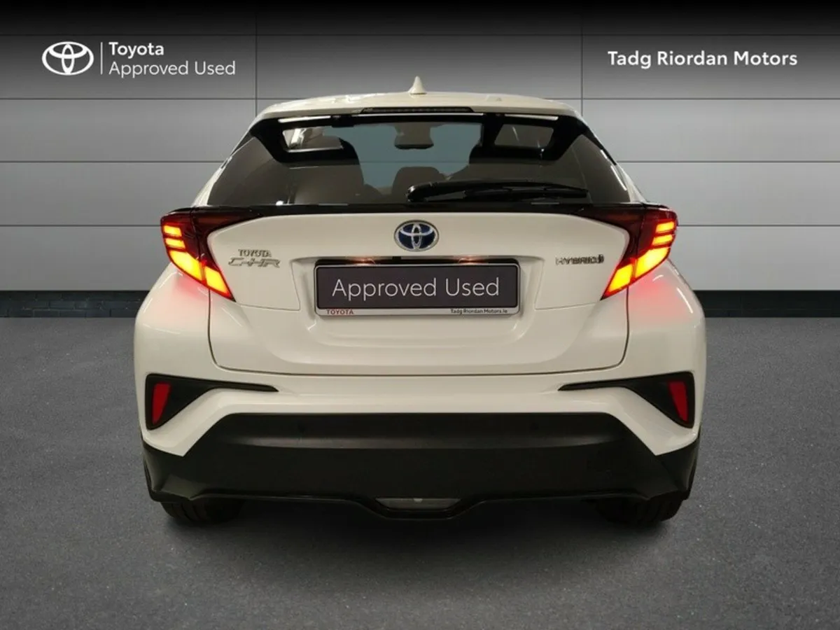 Toyota C-HR 1.8 HYBRID SOL - Image 4