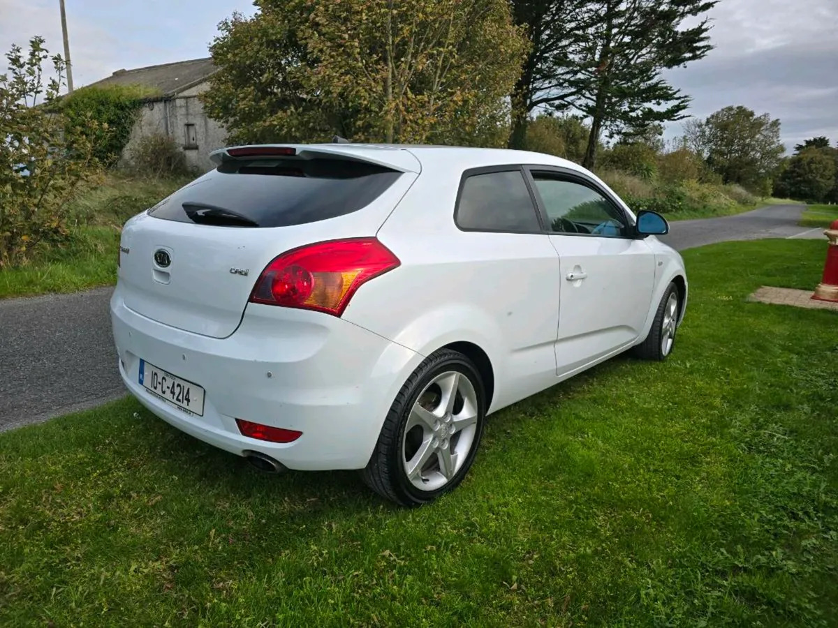 Kia Proceed - Image 2