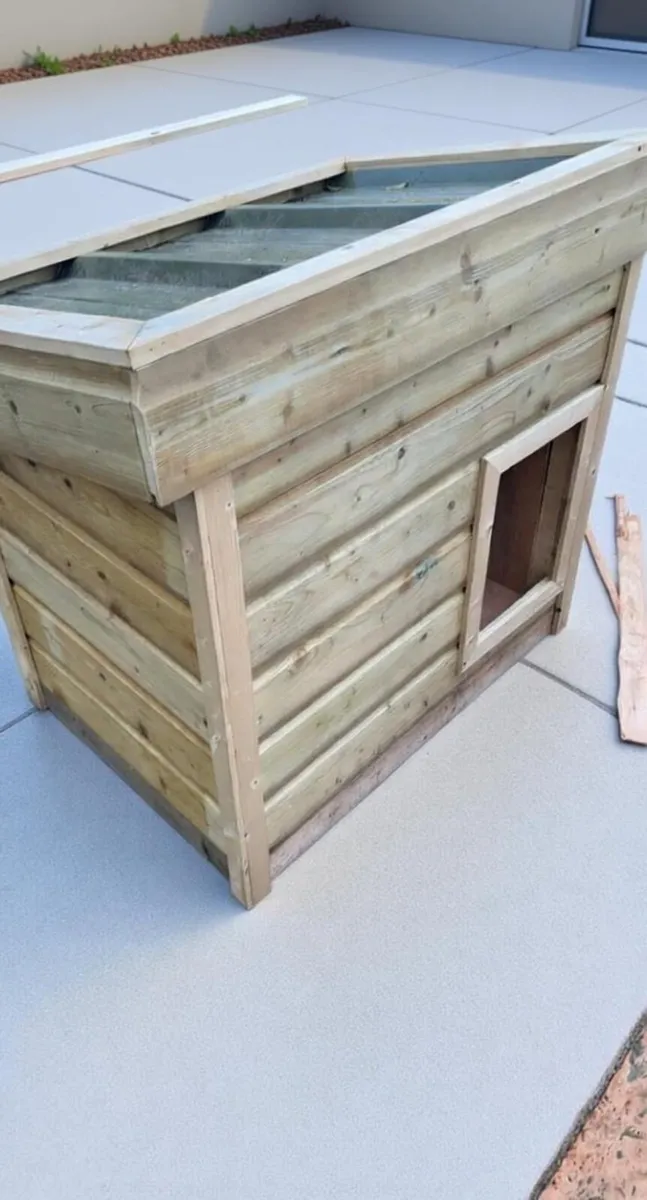 Insulated Dog House/box - Image 1