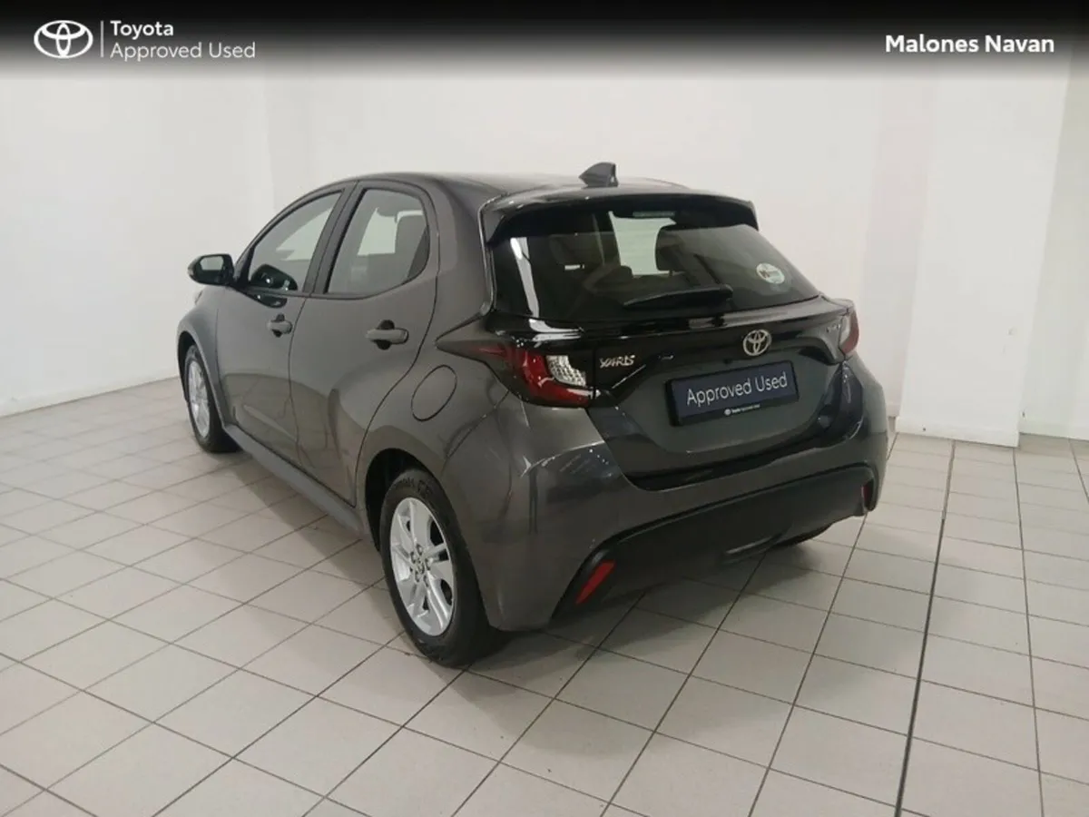 Toyota Yaris Yaris Hybrid 115 Luna - Image 2