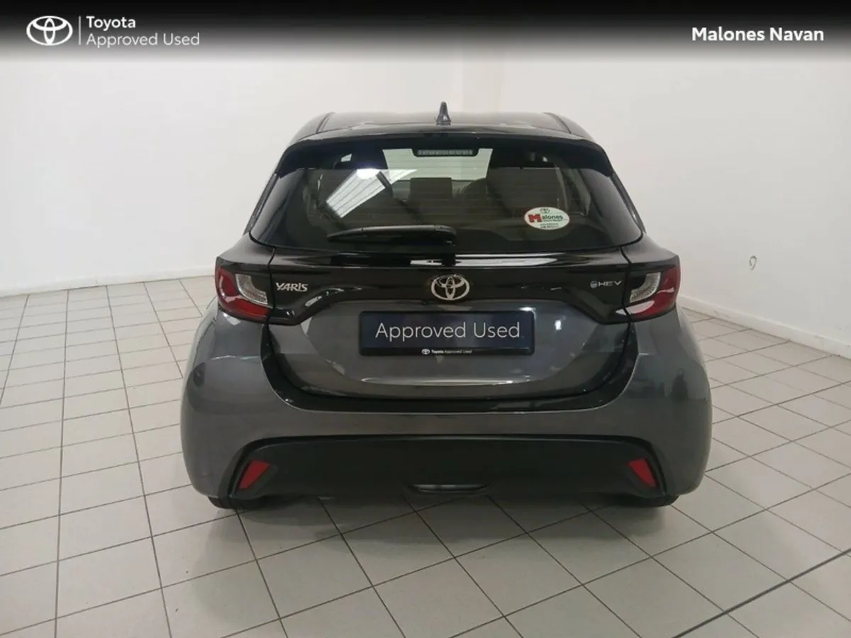 Toyota Yaris Yaris Hybrid 115 Luna - Image 4