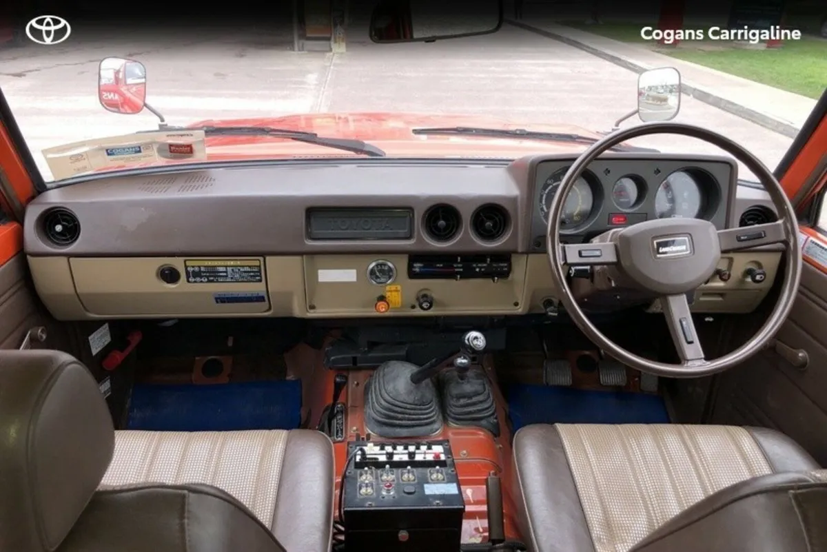 Toyota Land Cruiser FJ61 Fire Truck - Image 3