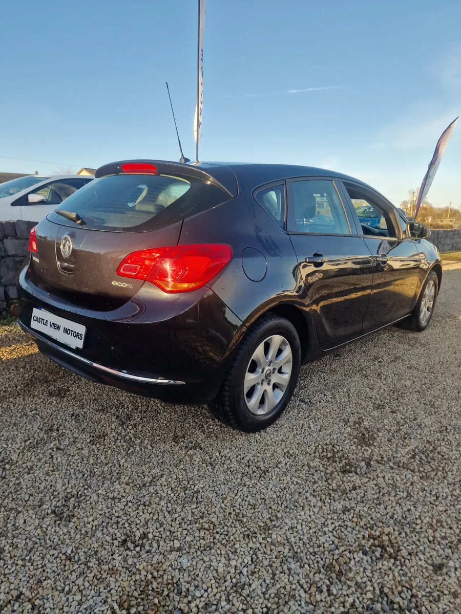 15 Vauxhall Astra 1.6 diesel - Image 4