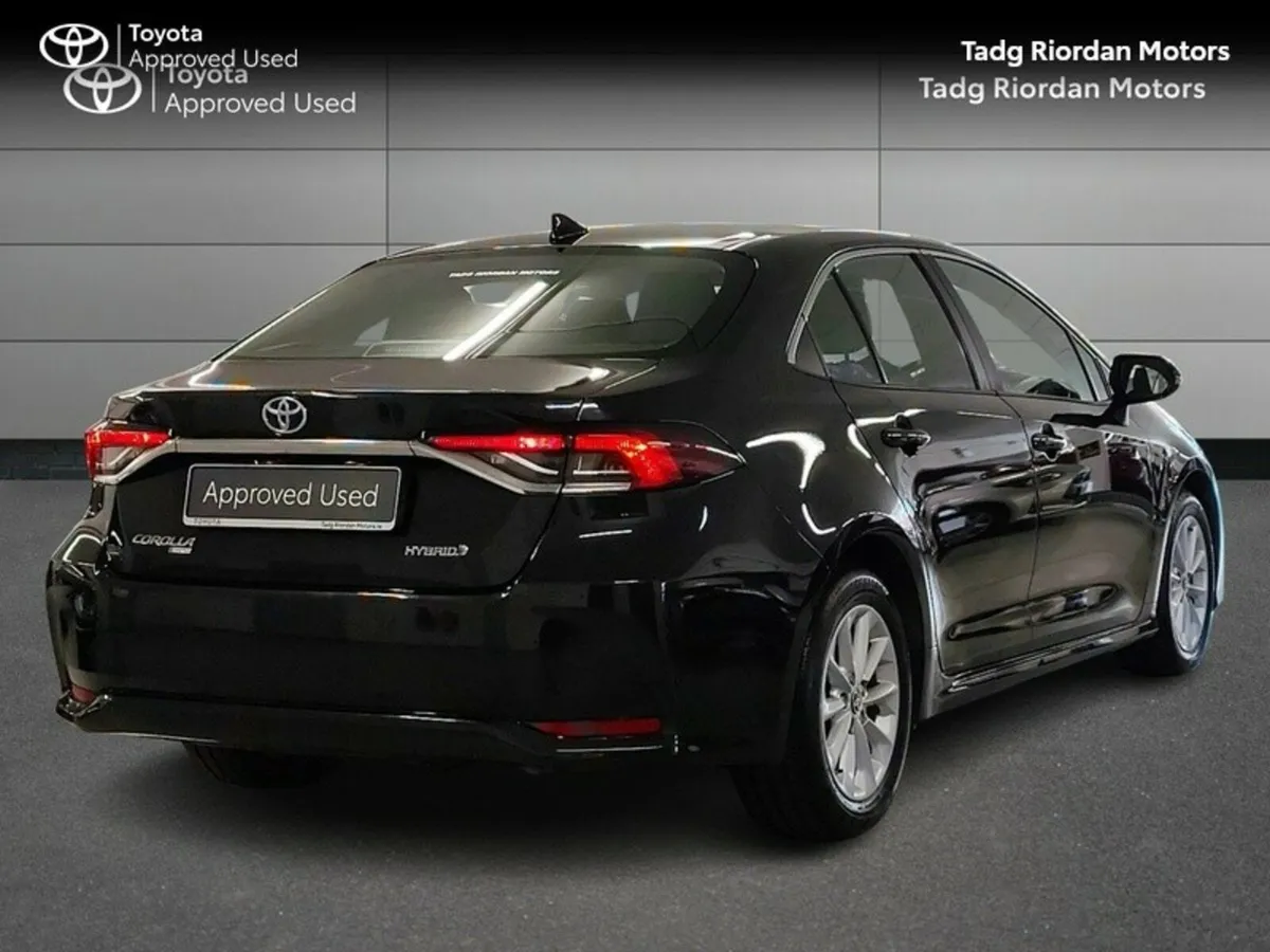 Toyota Corolla HYBRID LUNA - Image 2
