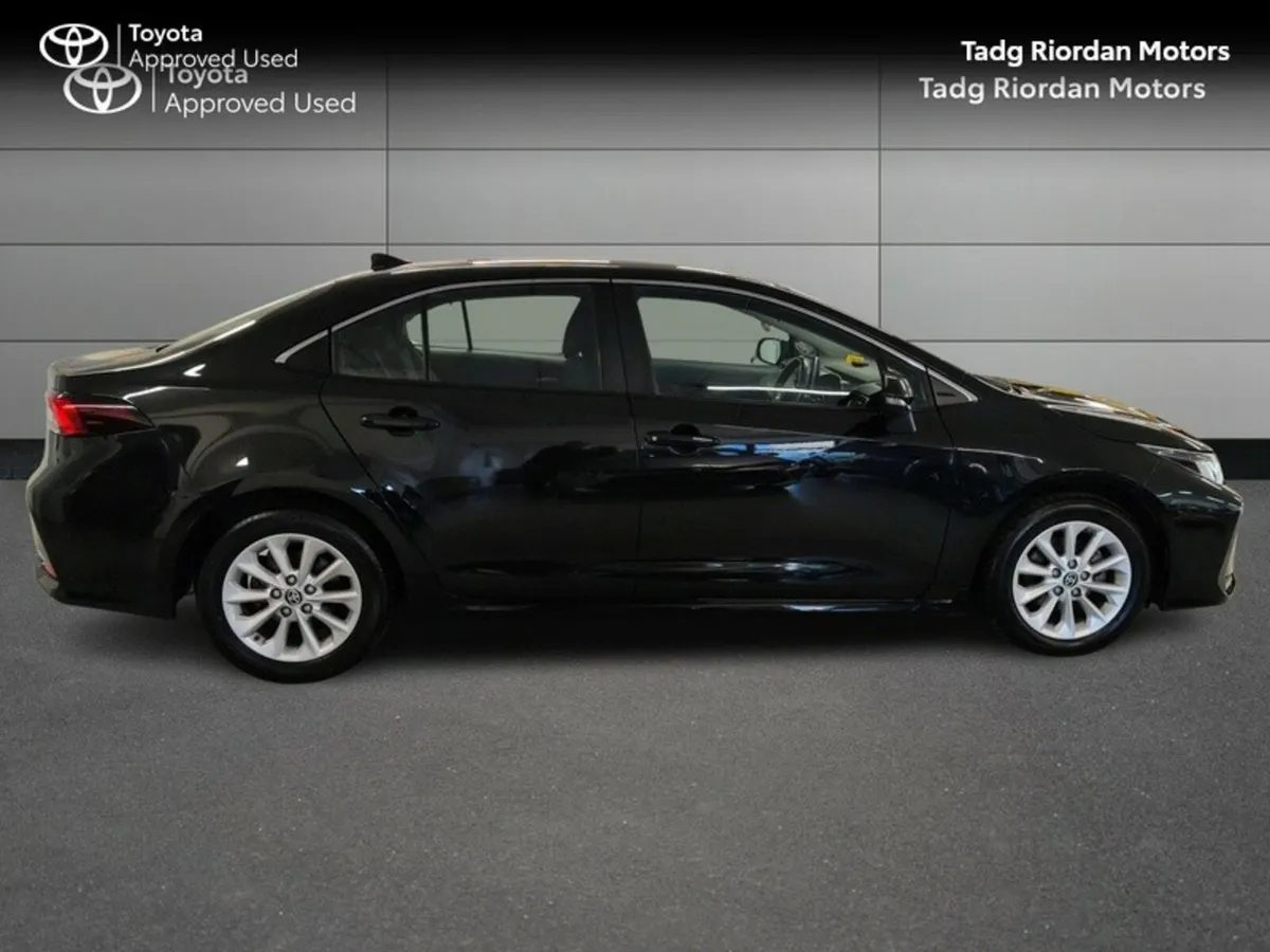 Toyota Corolla HYBRID LUNA - Image 3