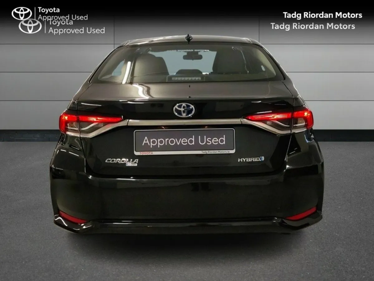 Toyota Corolla HYBRID LUNA - Image 4