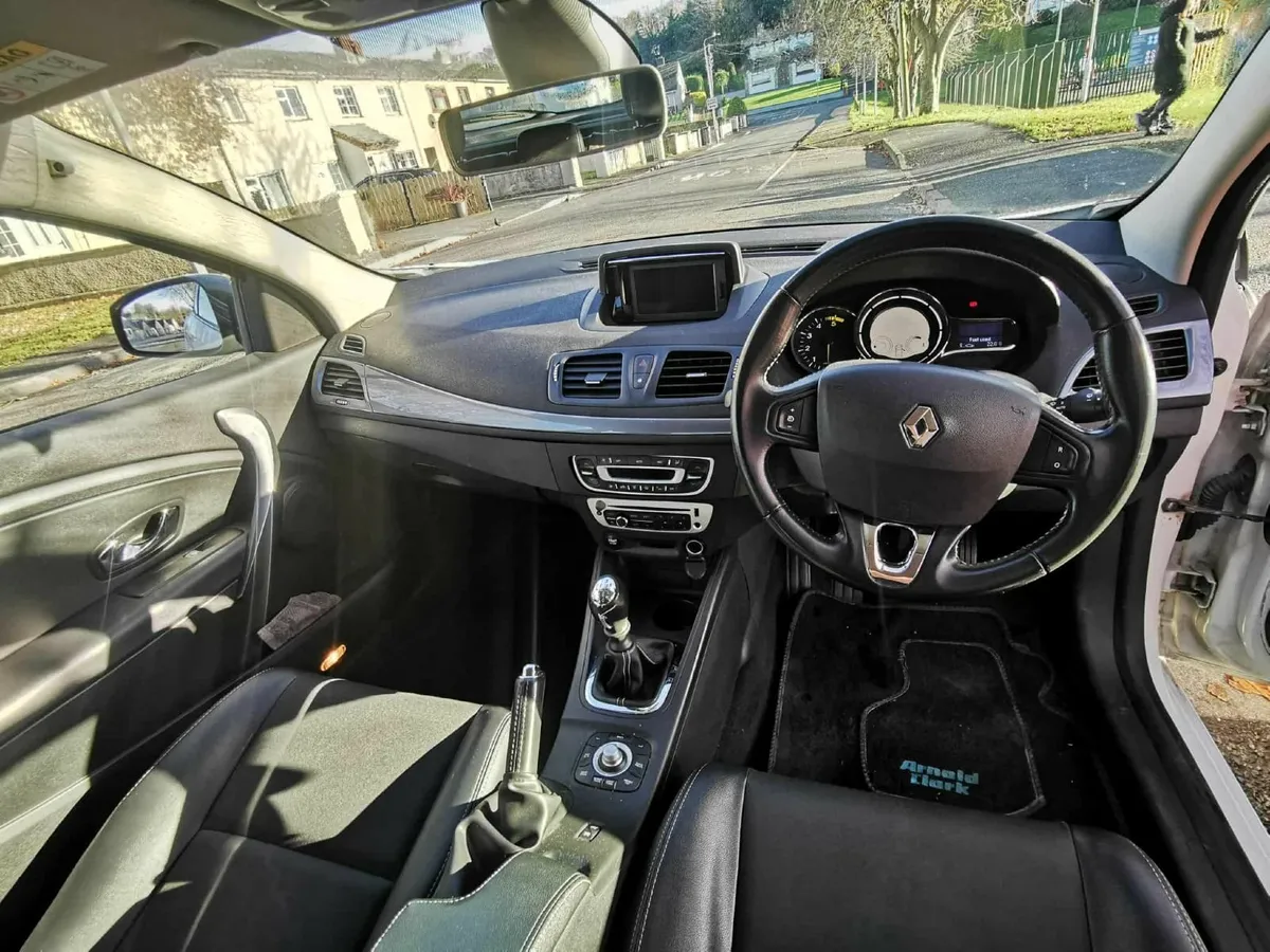 Renault Megane 2015 diesel - Image 2