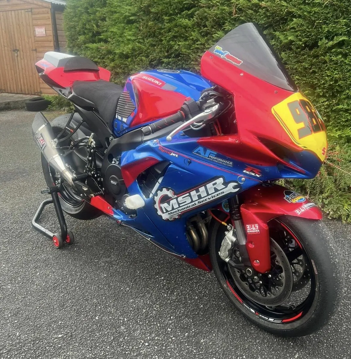 Suzuki GSXR 600 race track bike - Image 1