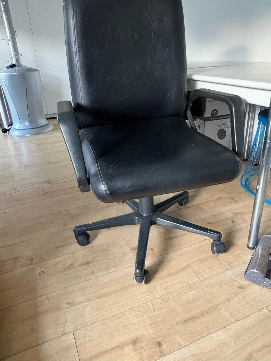 Office Chair - Image 1