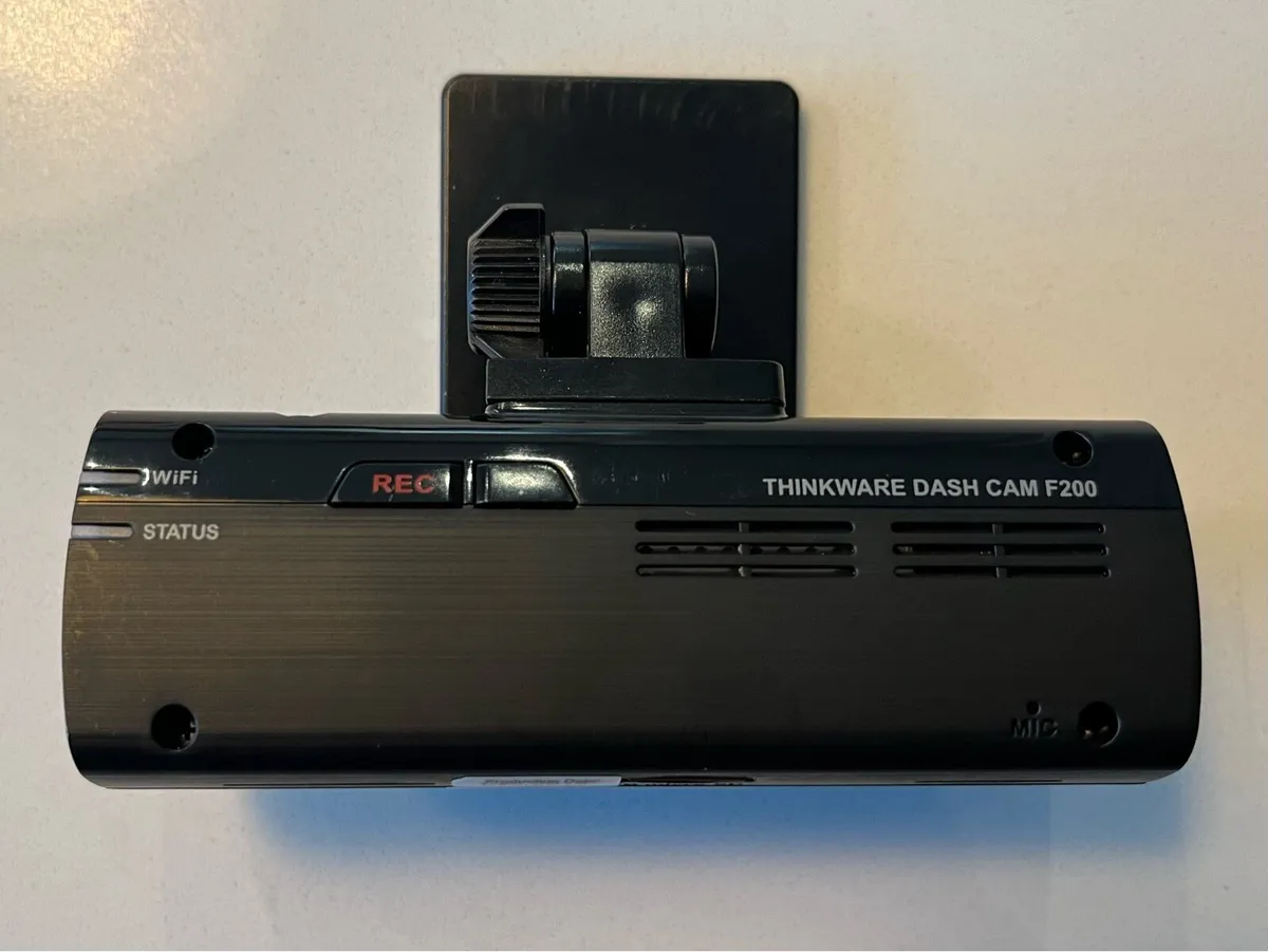 Thinkware F200 Dash Cam plus accessories - Image 3
