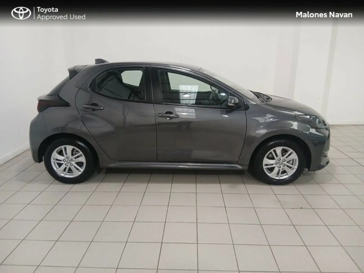 Toyota Yaris Yaris Hybrid 115 Luna - Image 3
