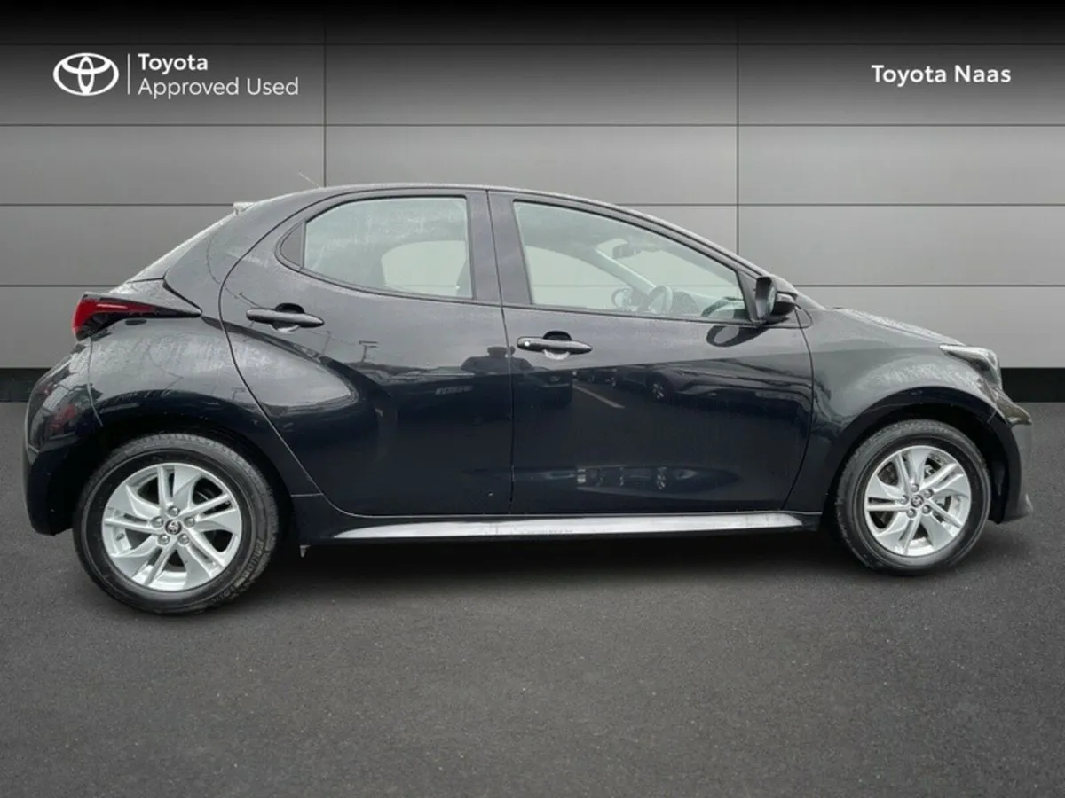 Toyota Yaris YARIS 1.5 LUNA - Image 3