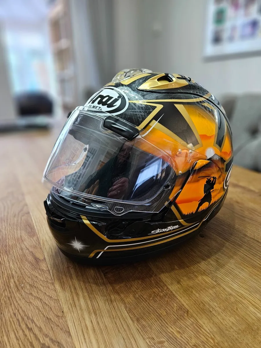 Arai RX-7 V Motorcycle Helmet PEDROSA Gold - Image 2