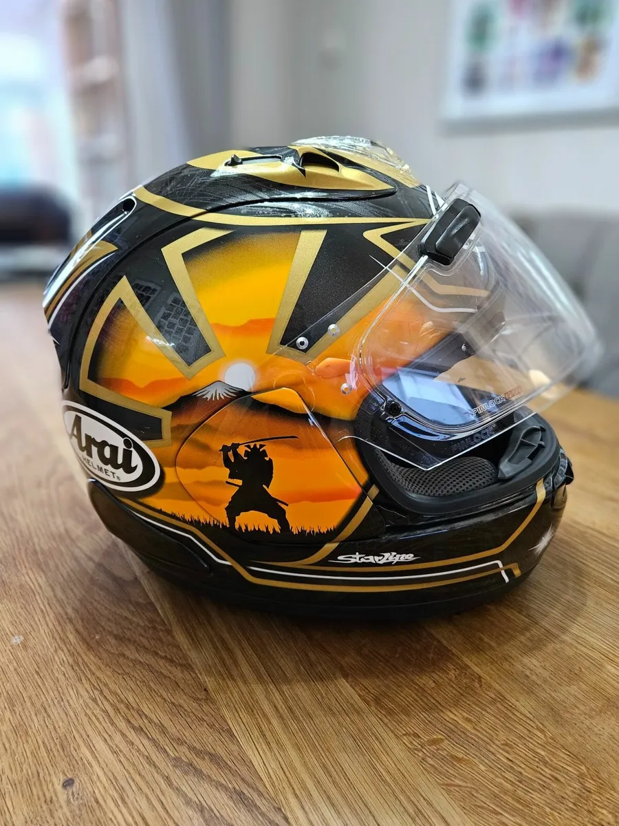 Arai RX-7 V Motorcycle Helmet PEDROSA Gold - Image 3
