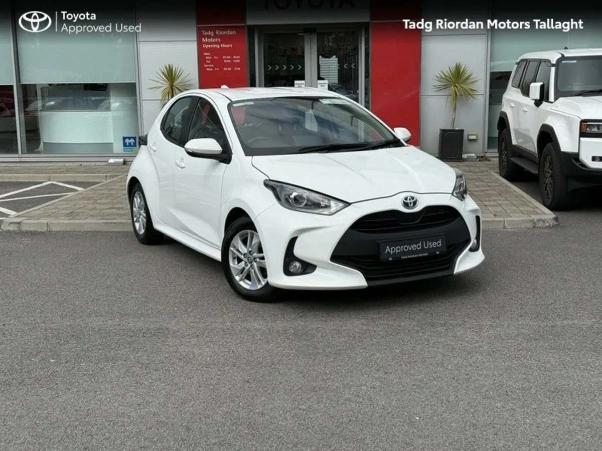 Toyota Yaris HYBRID LUNA 4DR AUTO*** GUARANTEED €1 - Image 1