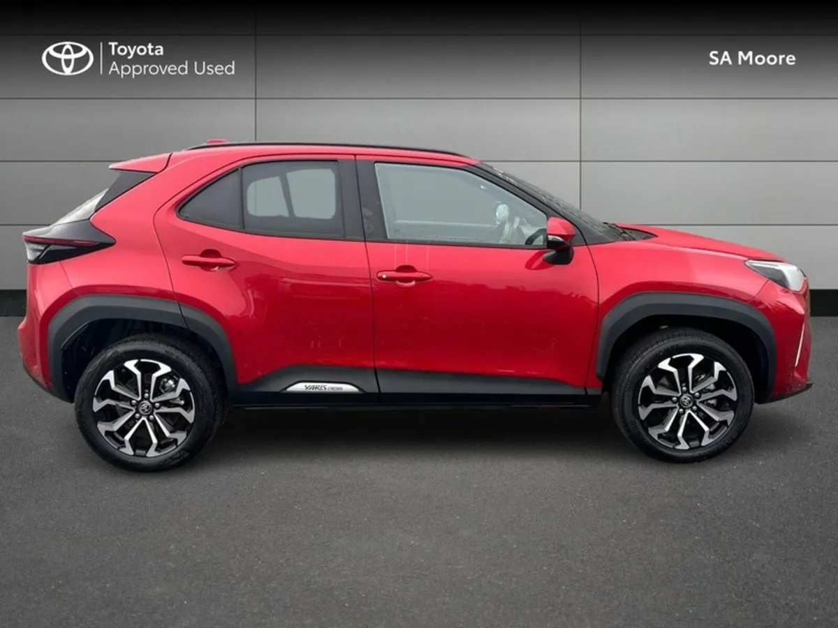 Toyota Yaris Cross LUNA SPORT DEMO - Image 3