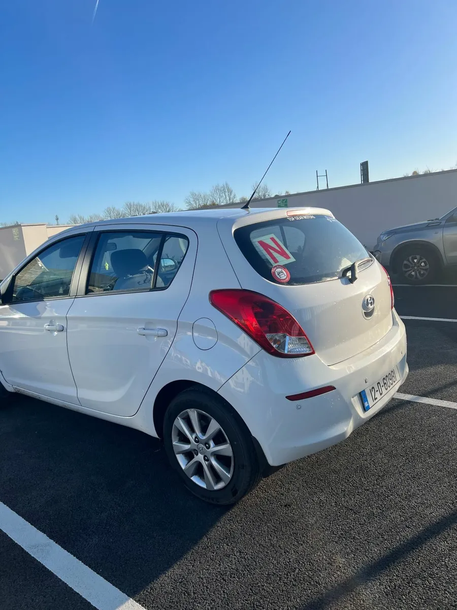 Hyundai i20 Automatic - Image 2