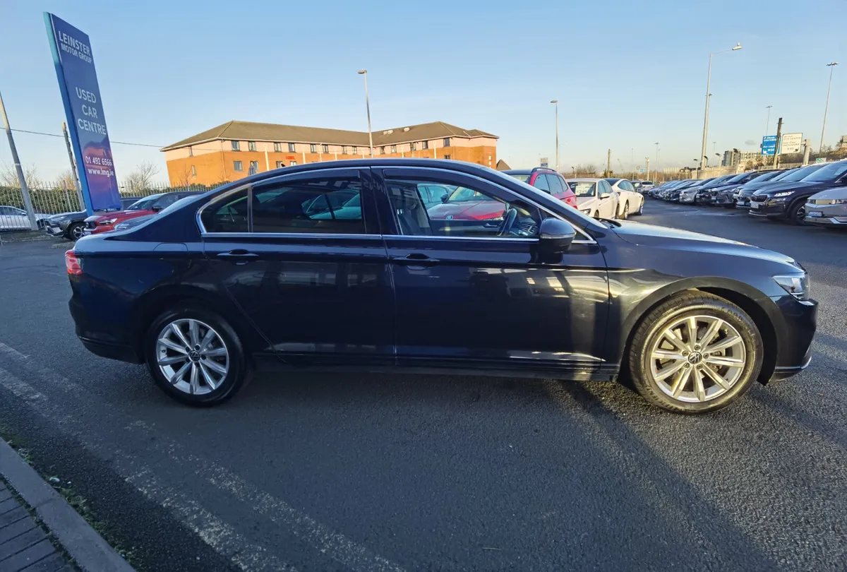 VOLKSWAGEN PASSAT 2.0TDI BUSINESS AUTOMATIC - Image 4