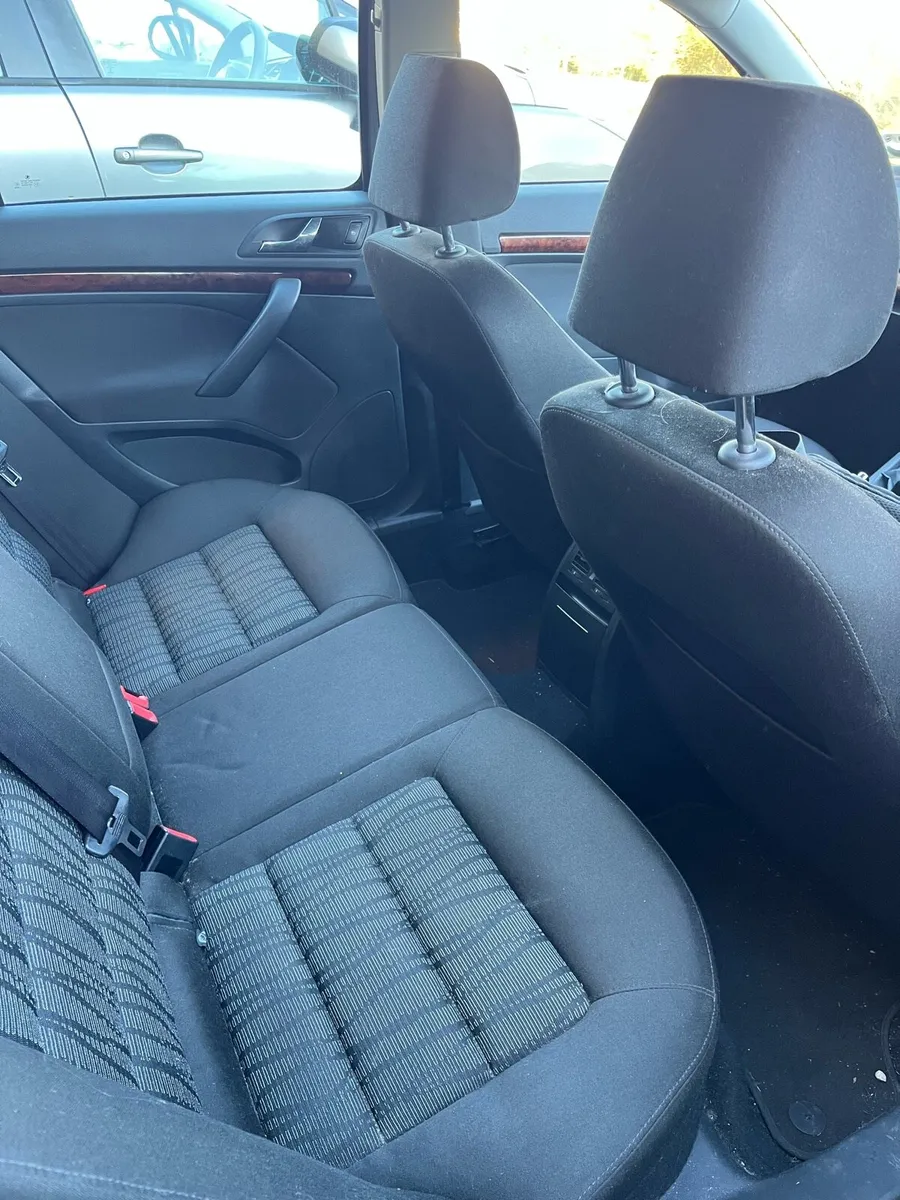 Škoda Octavia 2011 • 1.6 TDI • Luxury Trim • 105hp - Image 4