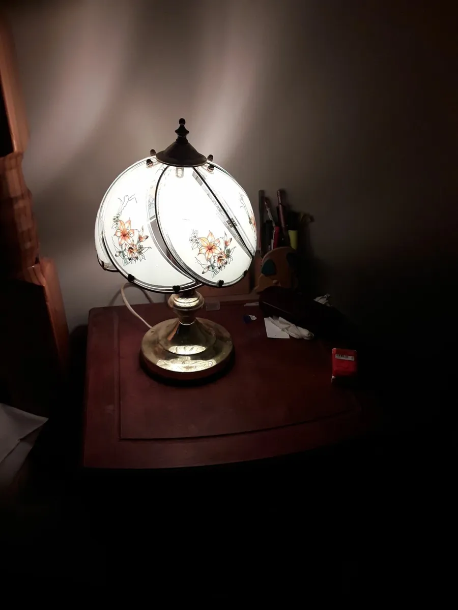Vintage touch glass table lamp - Image 1