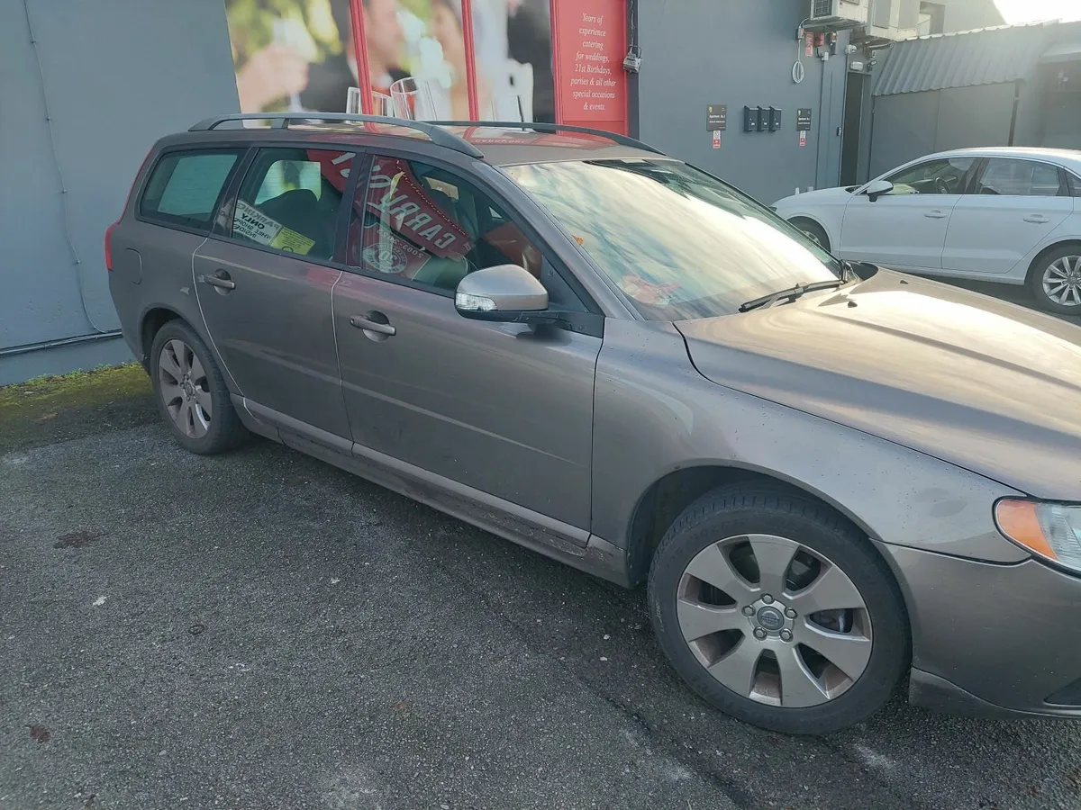Volvo V70 2008 - Image 2