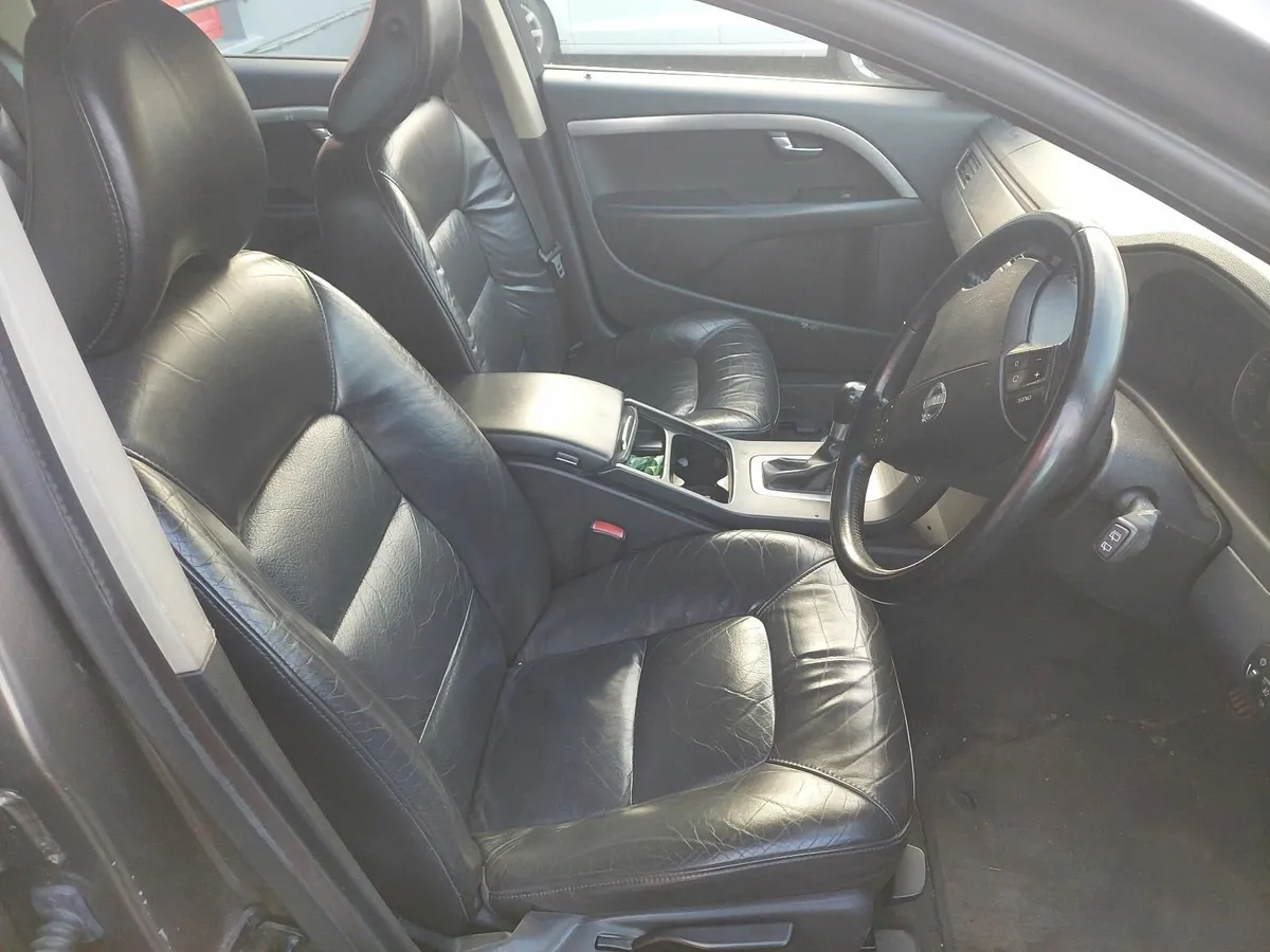 Volvo V70 2008 - Image 3