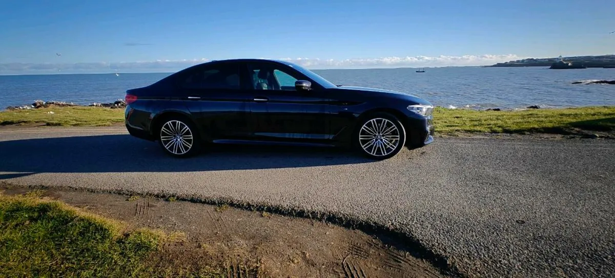 2017 BMW G30 M-Sport Limousine - Image 4