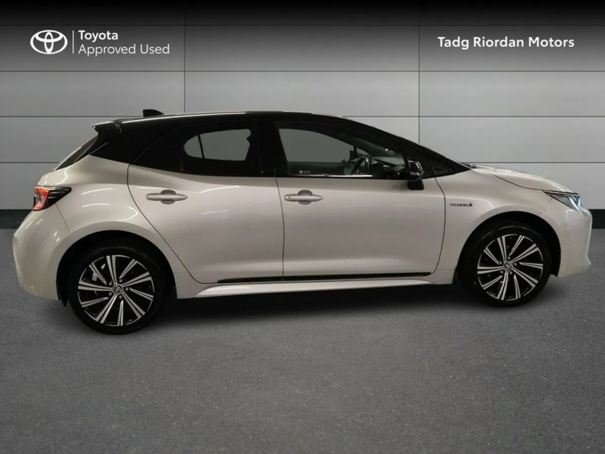 Toyota Corolla HYBRID L/SPORT HB - Image 3