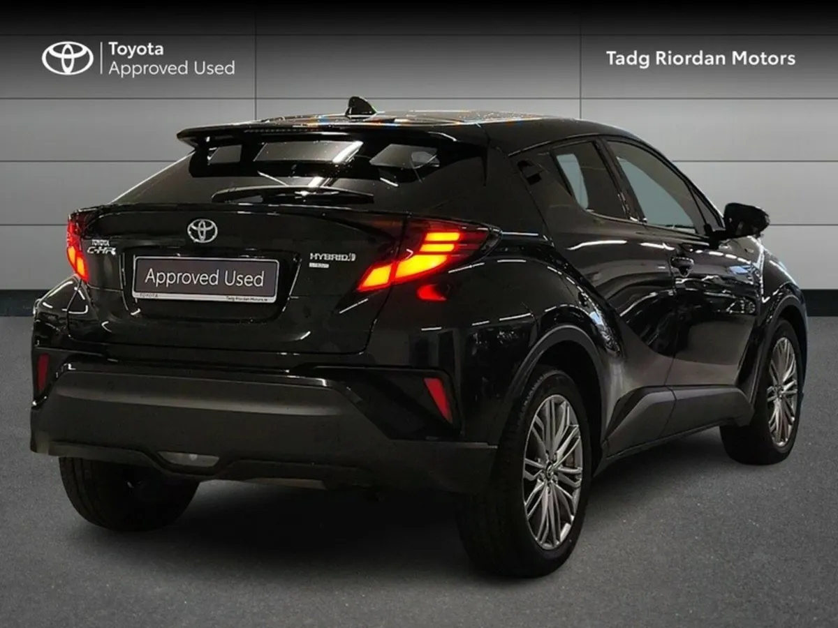 Toyota C-HR 1.8 HYBRID SOL - Image 2