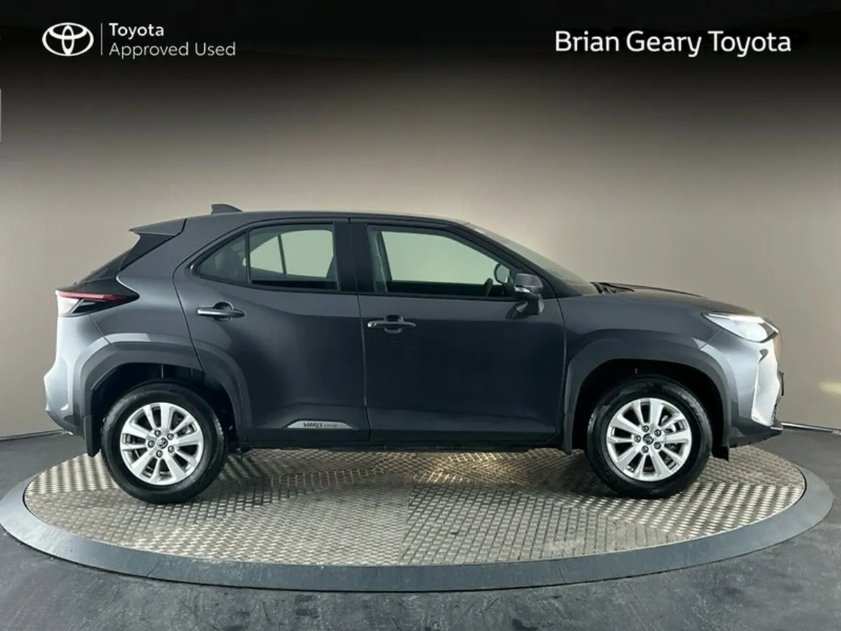 Toyota Yaris Cross HYBRID LUNA - Image 3