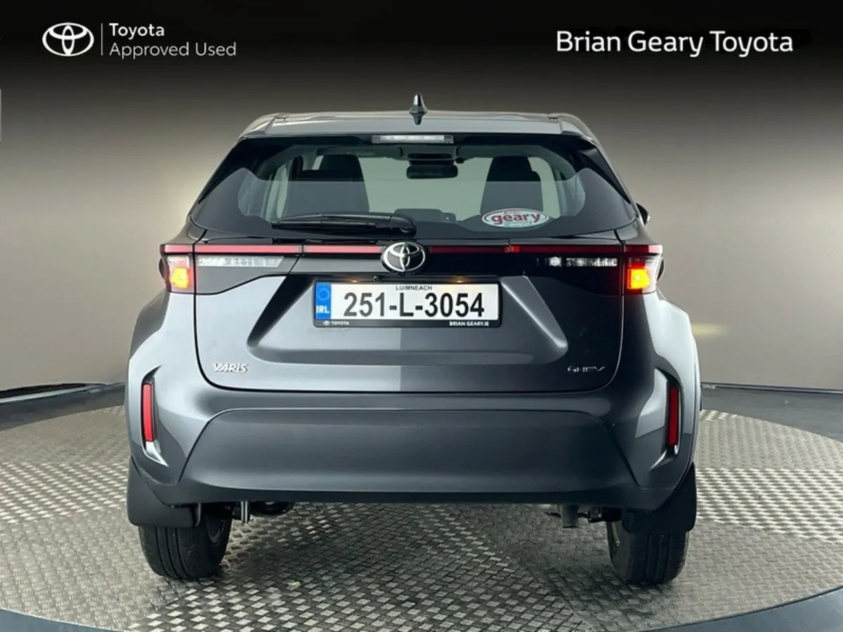 Toyota Yaris Cross HYBRID LUNA - Image 4