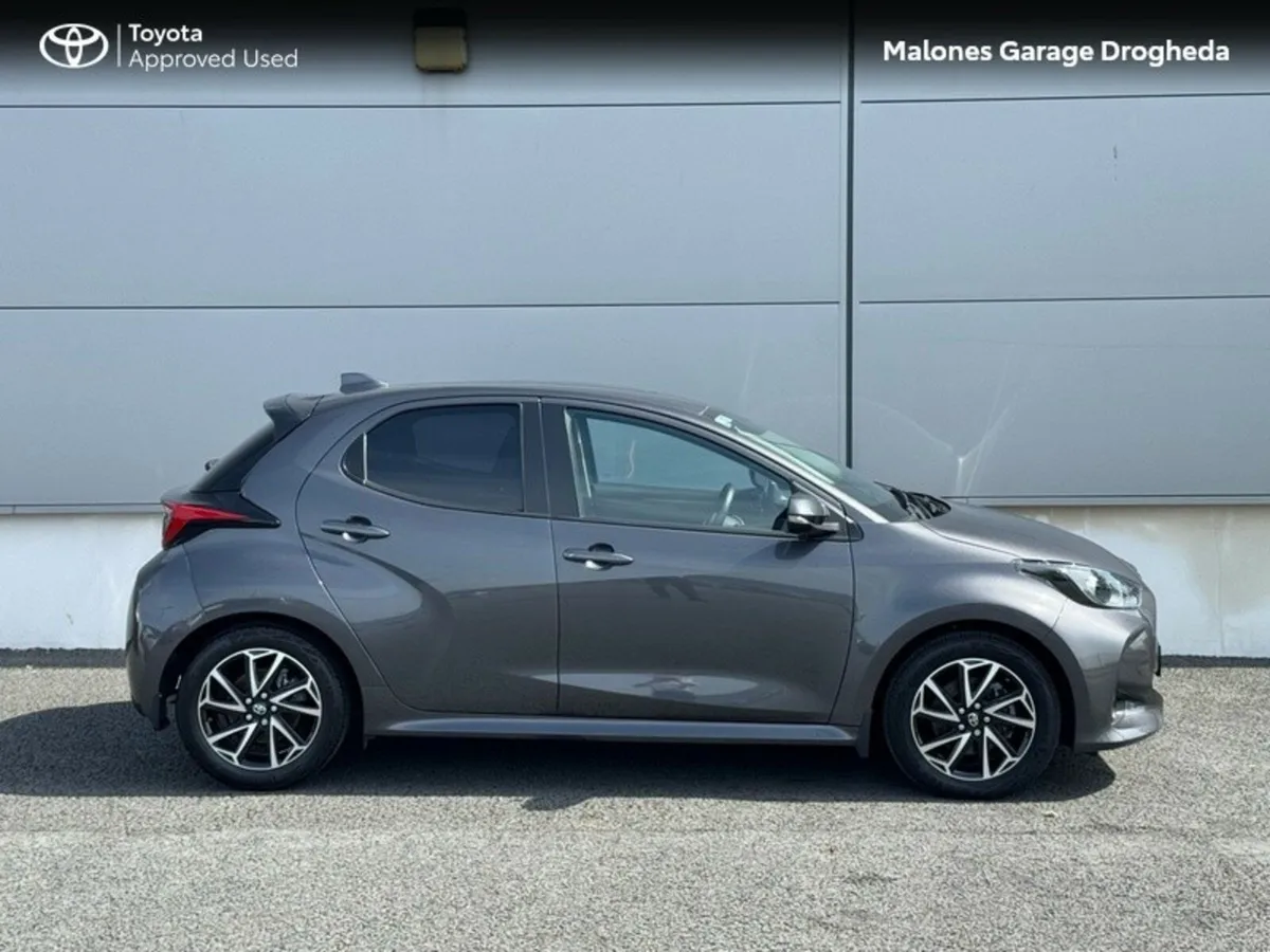 Toyota Yaris 1.5 Hybrid Luna Sport Call Now 041 98 - Image 3