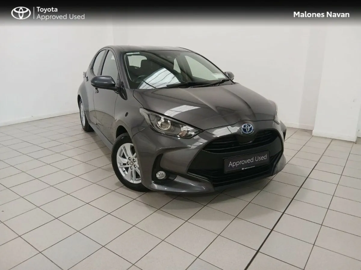 Toyota Yaris 1.5 HYBRID LUNA 4DR AUTO - Image 1