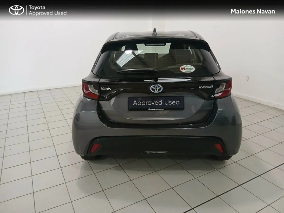 Toyota Yaris 1.5 HYBRID LUNA 4DR AUTO - Image 4