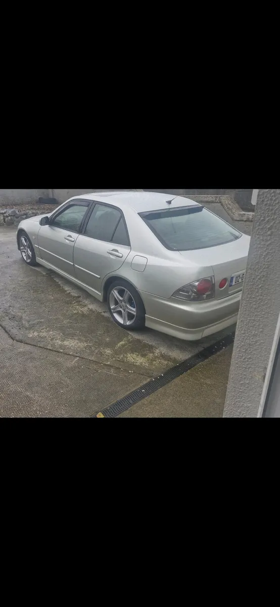 Lexus IS200 - Image 4