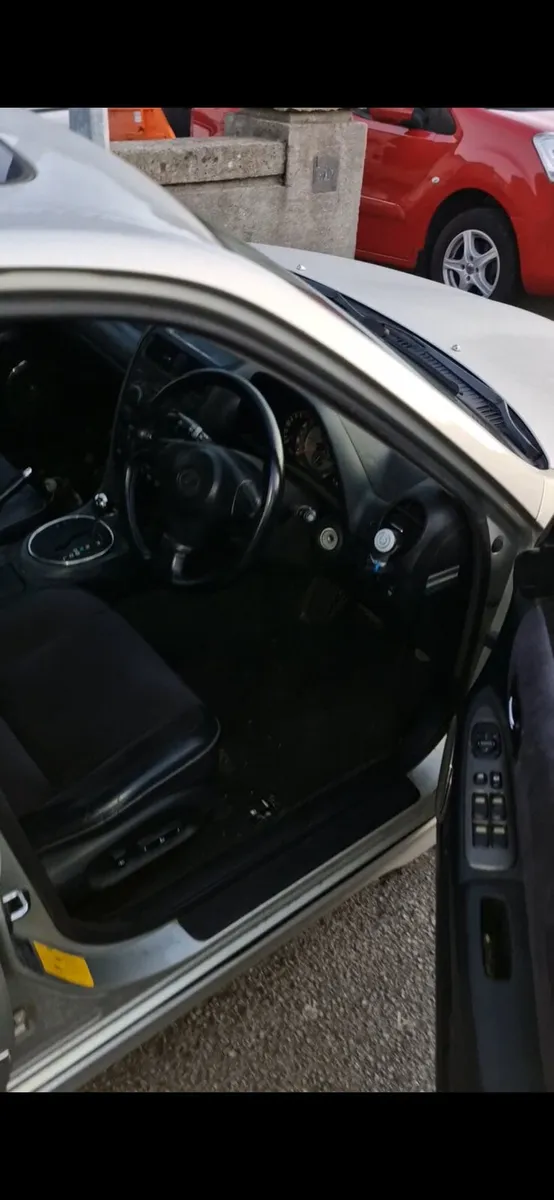 2X Lexus IS200 - Image 4