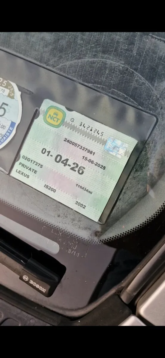 2X Lexus IS200 - Image 4