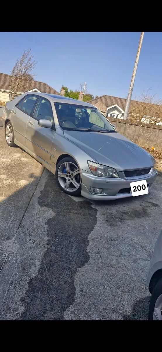 Lexus IS200 - Image 1