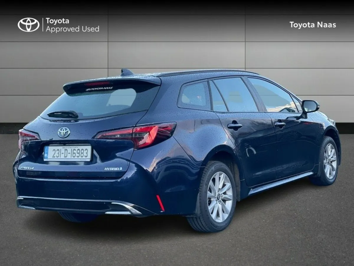 Toyota Corolla HYBRID LUNA T/ T/S 4DR AUTO - Image 2