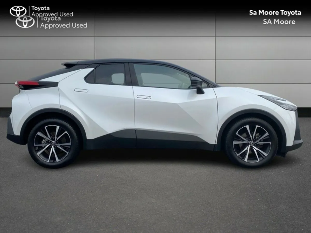Toyota C-HR SPORT+ PANORAMIC ROOF - Image 3