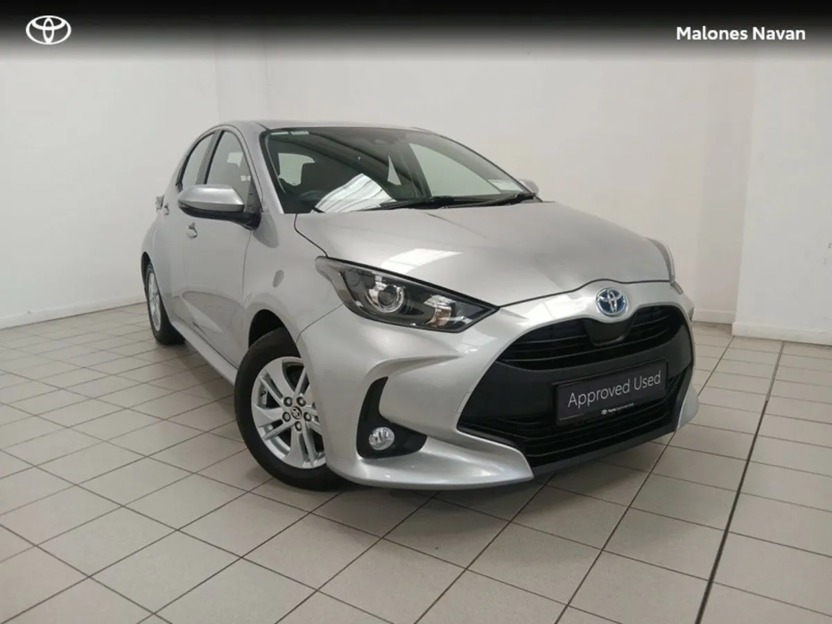 Toyota Yaris YARIS 1.5 HYBRID LUNA - Image 1