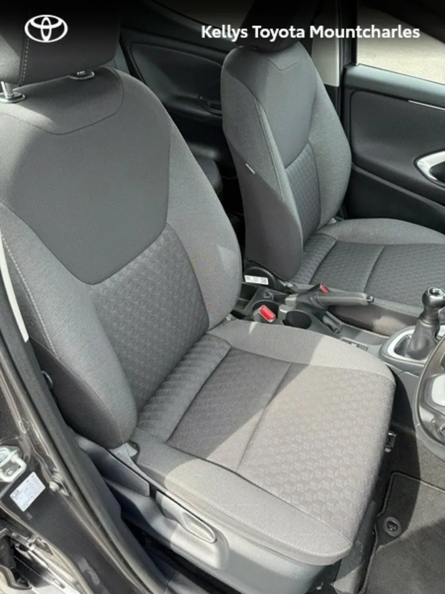 Toyota Yaris YARIS 1.0 LUNA - Image 2