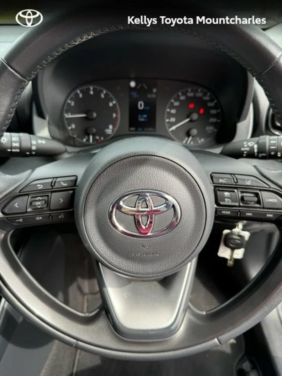 Toyota Yaris YARIS 1.0 LUNA - Image 4