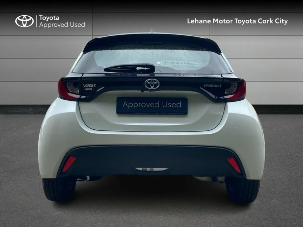 Toyota Yaris 1.5 HYBRID LUNA 4DR AUTO - Image 4