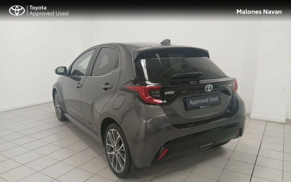 Toyota Yaris YARIS 1.5 HYBRID PLATINUM - Image 2