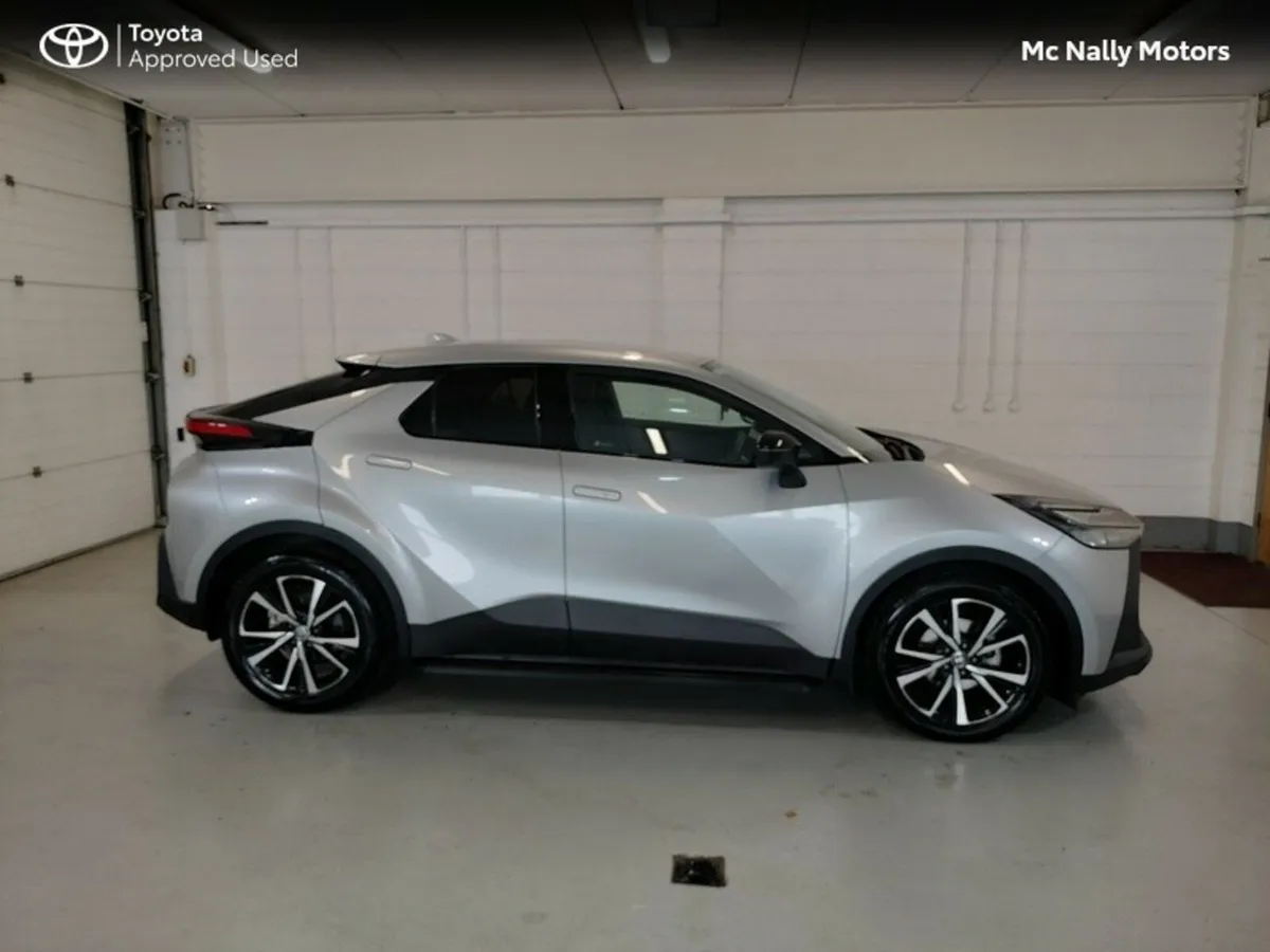 Toyota C-HR HYBRID SPORT DEMO + ACCESSORIES - Image 4