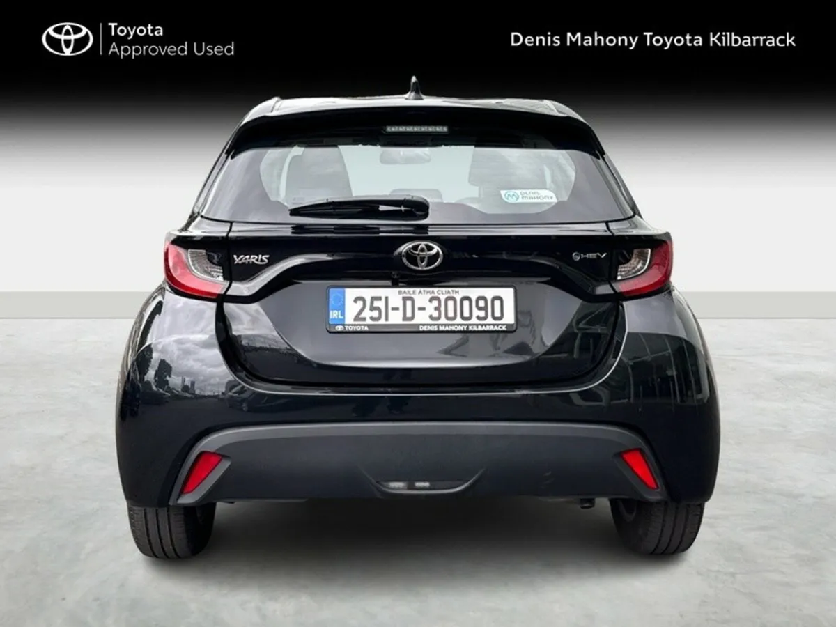 Toyota Yaris HYBRID LUNA 3 YEARS FREE SERVICING - Image 4