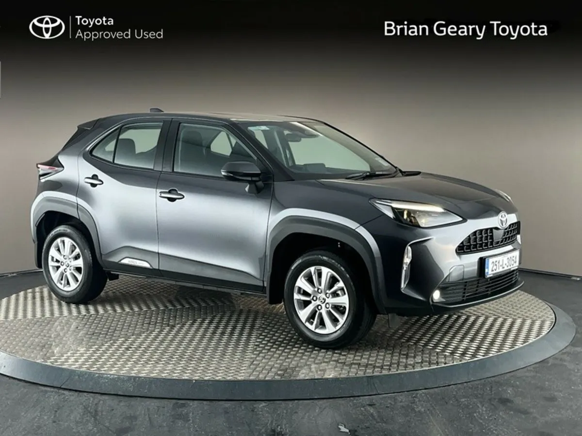 Toyota Yaris Cross HYBRID LUNA - Image 1